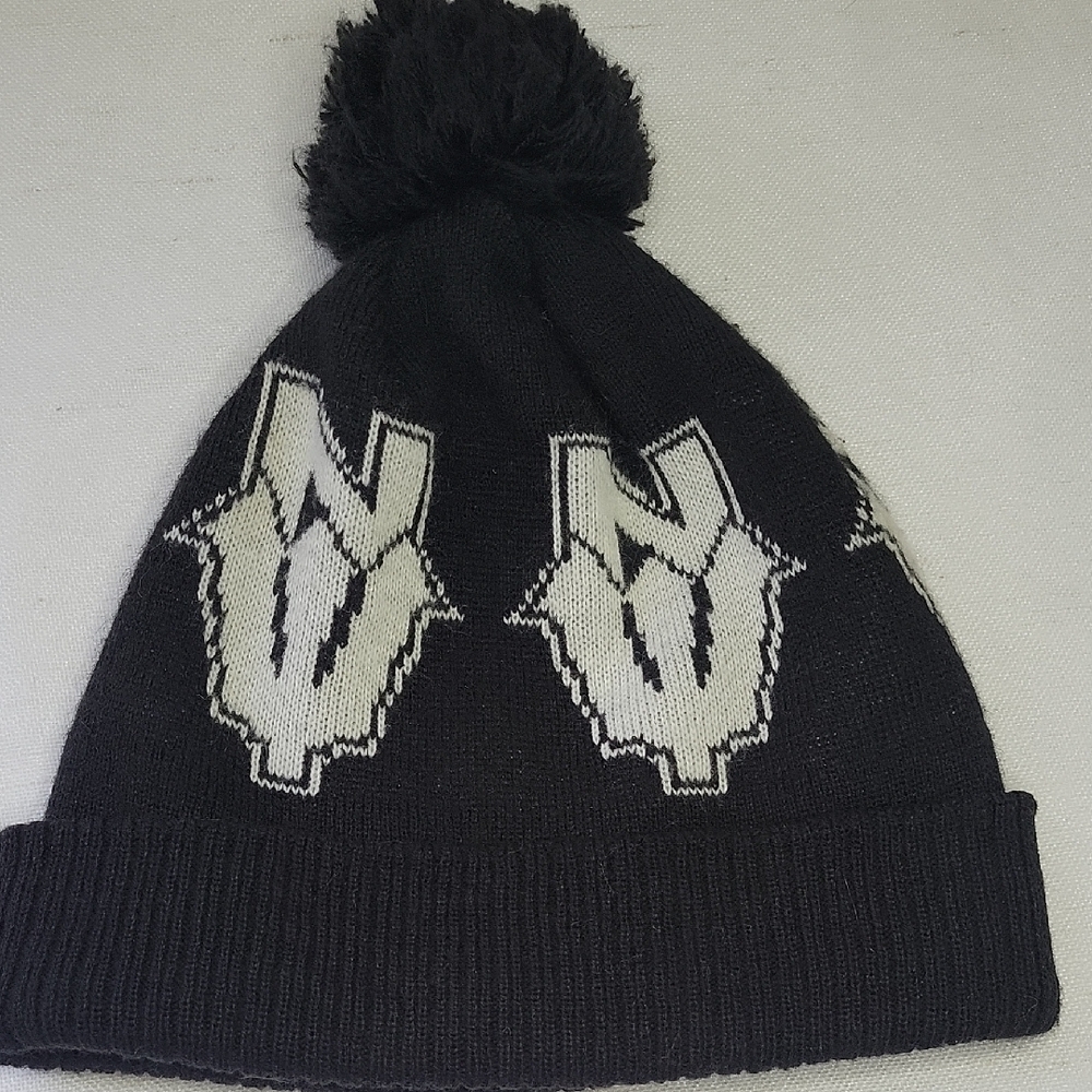 Casual Industries Menn's Black Pom-Pom Beanie